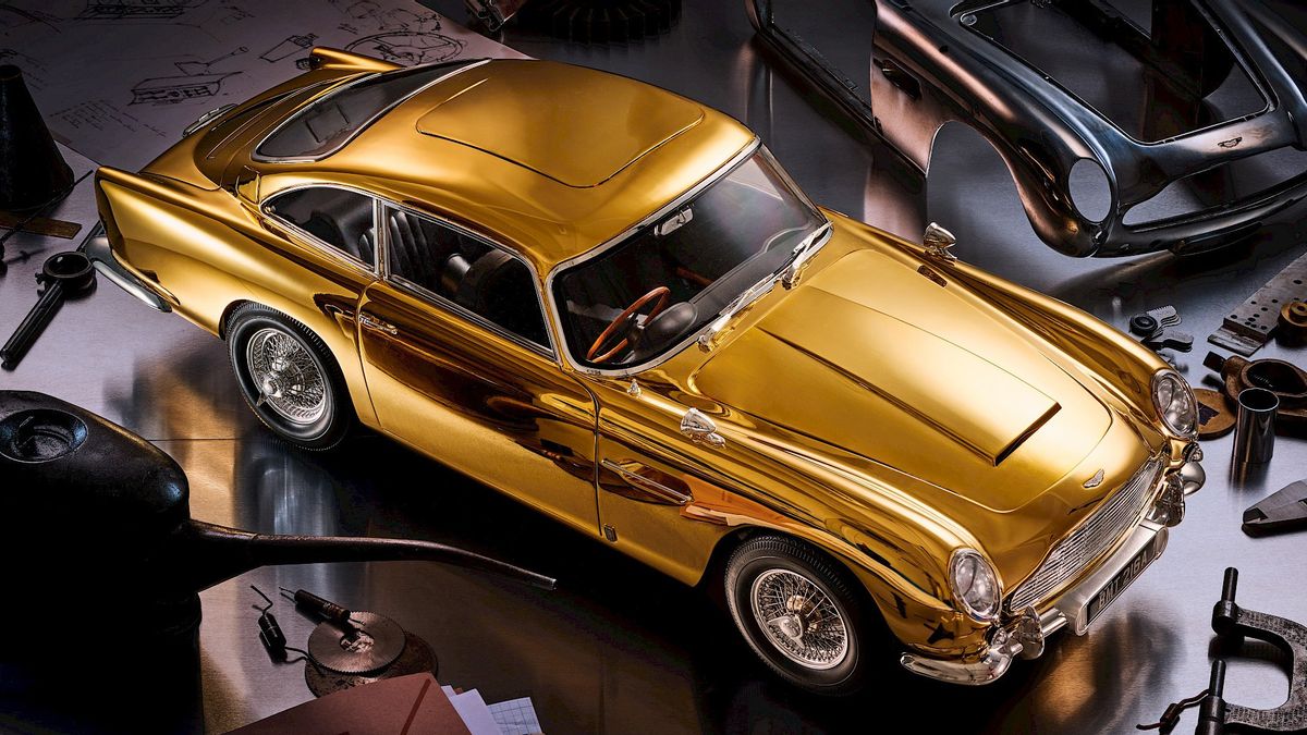 Aston Martin collaboration DB5 en CoFTRA Gold 24 carats commémore le 60e anniversaire du film James Bond