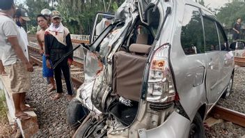 Car Hit By Bangunkarta Train In Banyumas, One Dead And Three Injured