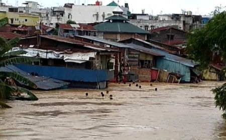 Banjir Bandang Terjang Parapat Sumut, Akses Jalan Lumpuh