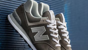 Commemorating The Gray Day, New Balance Released Gray Shoes For The 574 And 5740 Series