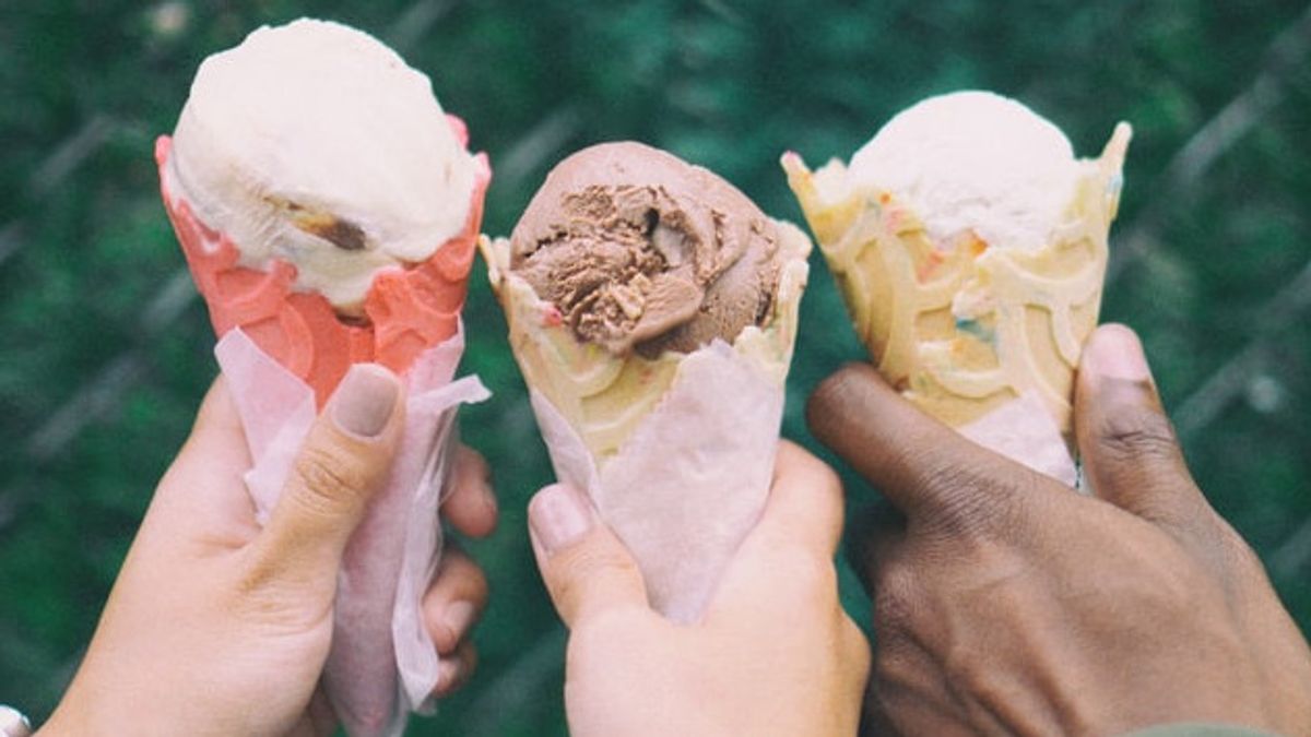 Why Do Many People Tend To Eat Ice Cream When Their Hearts Are Broken? This Is The Reason