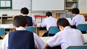 第十委员会立法者敦促改革SPMB:Setop Titipan,Pungli和Closed System