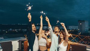 12 Ritual Unik Tahun Baru yang Dipercaya Membawa Kesuksesan dan Keberuntungan