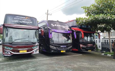 Jaksa Sita 3 Bus SMK 2 PGRI Ponorogo terkait Kasus Korupsi Dana BOS