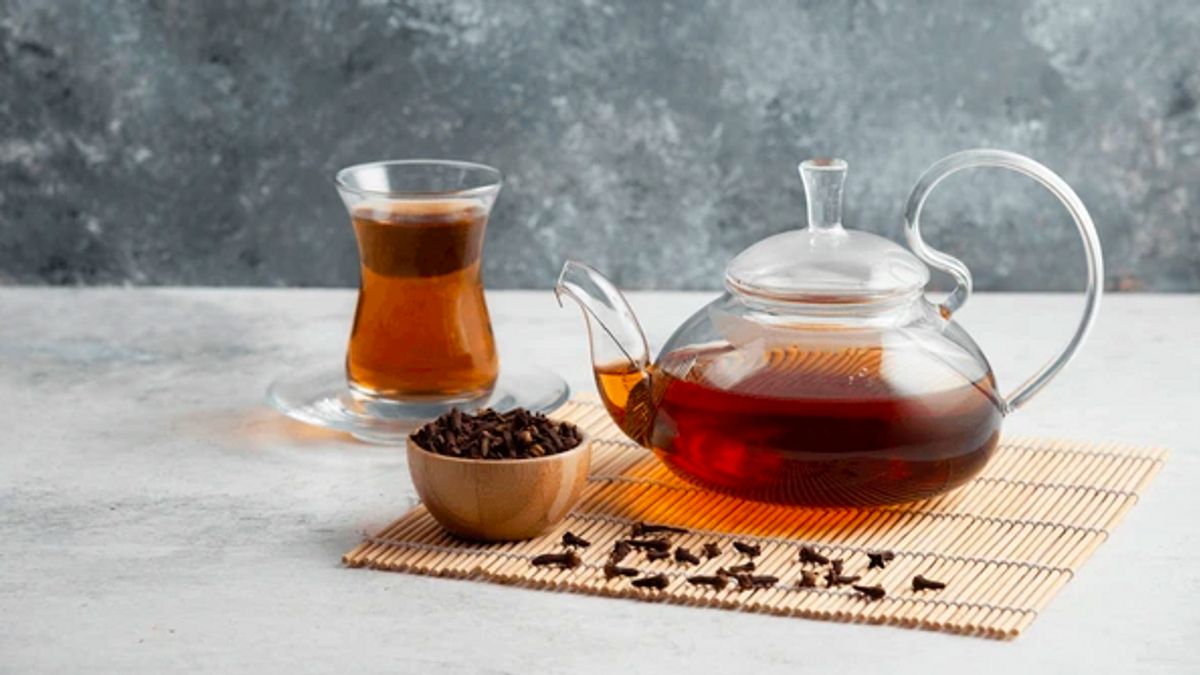 Racikan Minuman Herbal Cengkeh dan Madu Bisa Atasi Flu dan Sakit Tenggorokan