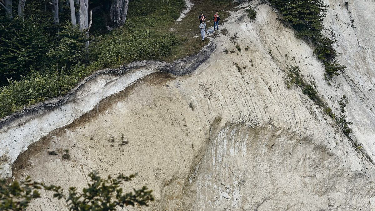 Landslides Due To Heavy Rain, South Korea Suspends Regular Routes And Slows Bullet Trains