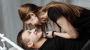 Tips untuk Mendapatkan Orgasme Memuaskan Saat Berhubungan Seksual