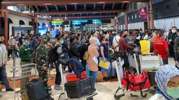 Causes Of The Buildup Of Prospective Passengers At Soekarno-Hatta Airport