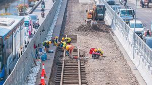 MRT Relokasi Temuan Rel Trem di Area Konstruksi CP 202