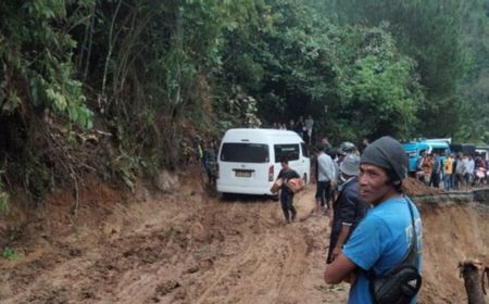 Akses Jalan Lintas Padang-Solok Selatan Sudah Bisa Dilalui Pascalongsor