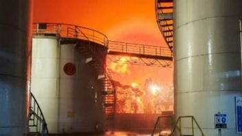 Observation De L’incendie De La Raffinerie Pertamina Cilacap Qui A Brûlé