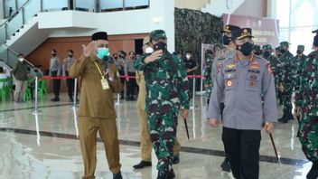 Visite à Banda Aceh, Le Chef De La Police Demande à Ne Pas être Pris Au Dépourvu Par La Diminution Des Cas De COVID-19