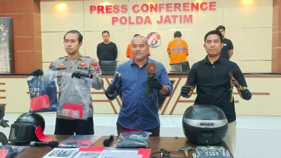 Polda Jawa Timur Tangkap Dua Pelaku Spesialis Pencurian Motor di Sidoarjo