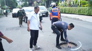 Pemkot Segera Perbaiki Jalan Berlubang di Surabaya, Anggarannya Rp30 Miliar