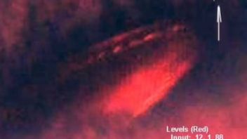 2010年のチリ上空の大きなUFO写真は今まで神秘的です