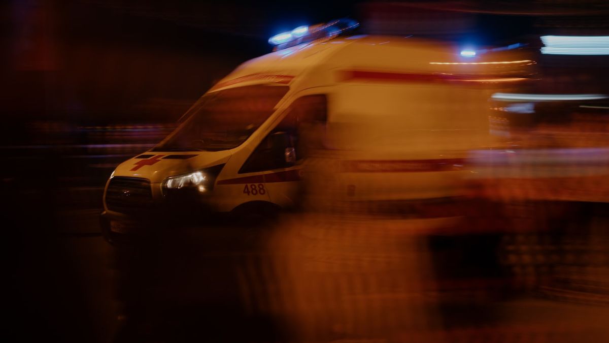 Tak Dapat Izin Gunakan Ambulans dari Kepala Puskesmas Kalumpang, Keluarga Tandu Jenazah Sejauh 13 Km