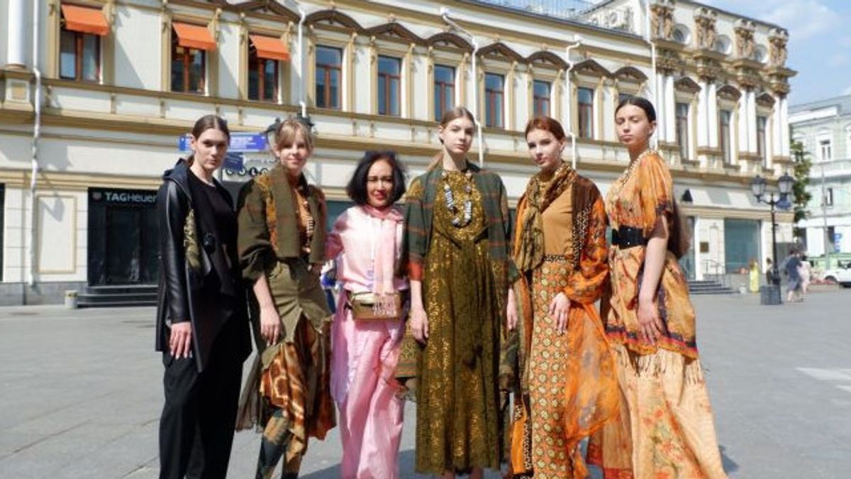 モスクワフェストエディションの12人のグローバルインドネシア人デザイナーの作品