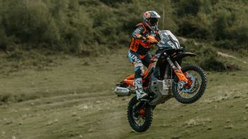 KTM Launches Limited Edition 890 Adventure R Rally 2026, Inspired by Dakar Success