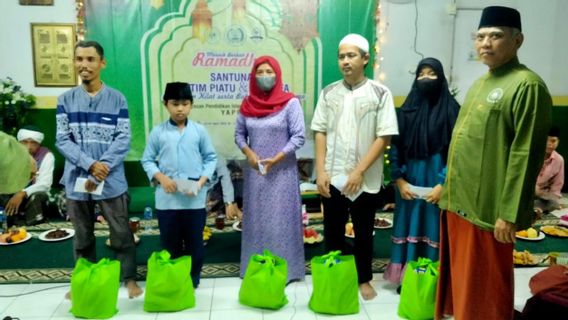 Caring For Others, YAPIRA Holds Islamic Boarding School Fast And Compensation For Orphans And Duafa