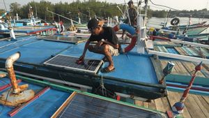 Kurangi Emisi, Pertamina Trans Kontinental Pasang PLTS di Kapal Derek FC Dwipangga