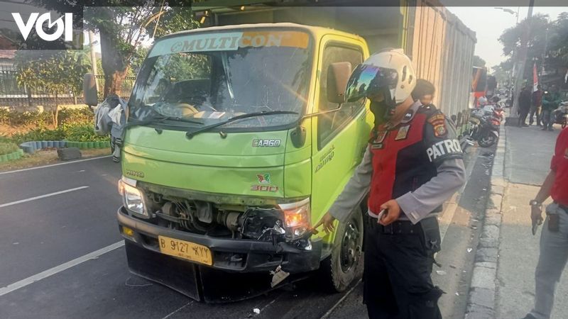 Kronologi Tabrakan Truk Dan Motor Di Lenteng Agung, Tujuh Pengendara ...