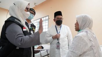 生病的印度尼西亚朝圣者在拉苏鲁拉提供医疗和治疗