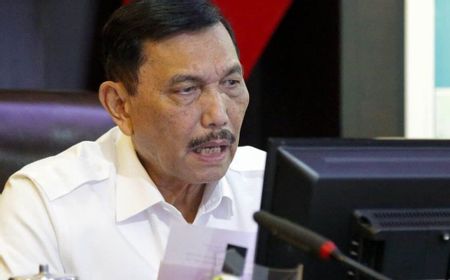 Luhut Sebut Aktivitas Ekonomi Dibuka September Secara Bertahap