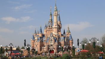 Shanghai Disney Resort Ditutup Mendadak Terkait COVID-19, Pengunjung Tidak Diperbolehkan Keluar