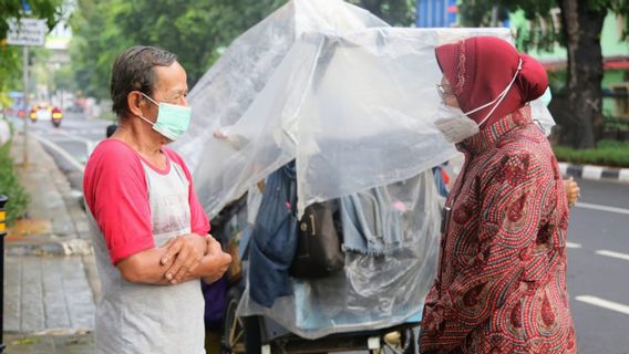 Gaya Senyap Anies atau Blusukan Mensos Risma, Siapa yang Lebih Unggul?  