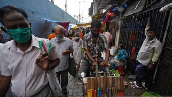 India Records COVID-19 Spike, 90 000 Cas En 24 Heures