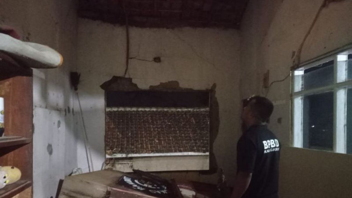 Diterjang Angin Kencang, Puluhan Rumah Rusak di Bogor dan Pesawaran