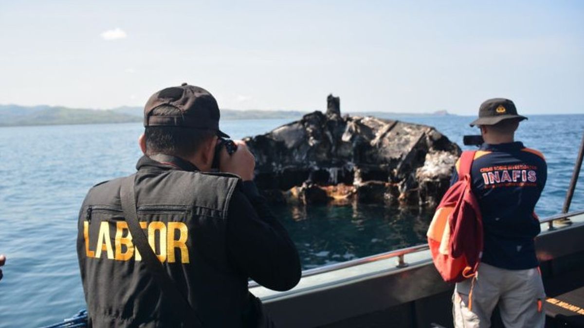 Bali Police Forensic Laboratory Processes the Scene of the Burning of the Cantika Express Ship that Killed 19 People