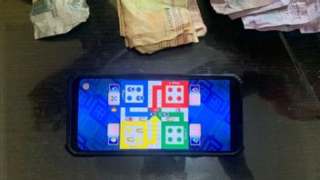 Playing Ludo Use Money, Four Men At The Kalijaga Lebak Terminal Were Arrested By The Police