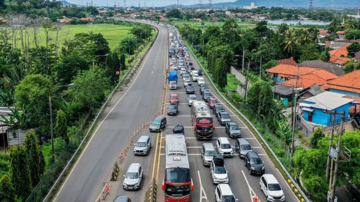 5つの料金所のうち、ラリン出口ジャカルタのボリュームはGTメラクで最も多く、28,432台の車両