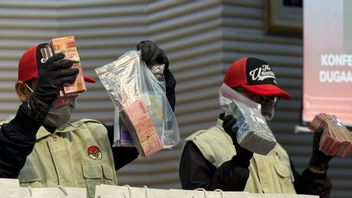 THR money for Forkopimda from Cilacap Regent Found by the KPK in a Goodiebag During OTT