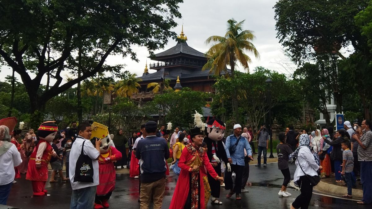 Mobil Angkot Milik Pengunjung TMII Meledak di Area Parkir, Tak Ada Korban Jiwa atau Luka