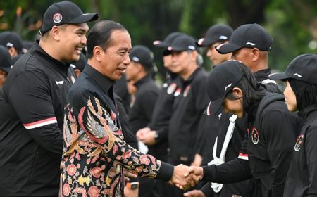 Jokowi Resmi Serahkan Bonus untuk Atlet Olimpiade 2024