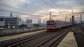 There Is A Celebration Of The Prophet's Birthday At The Istiqlal Mosque, KAI Commuter Adds 10 Train Trips