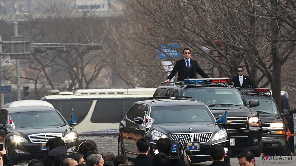 在执勤时损失了六枚实弹，韩国总统办公室警卫警察调去看守游客