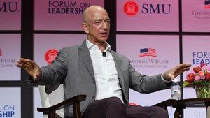 Ini 10 Orang Paling <i>Tajir</i> di Amerika Serikat: Jeff Bezos Masih Mengangkangi Bill Gates