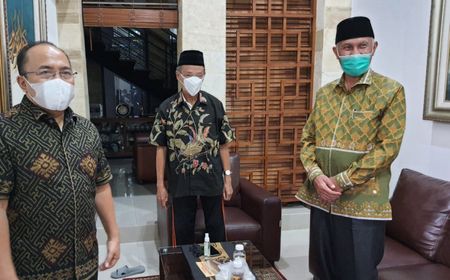 Gubernur Sumbar Mahyeldi Silaturahmi ke Buya Syafii Maarif