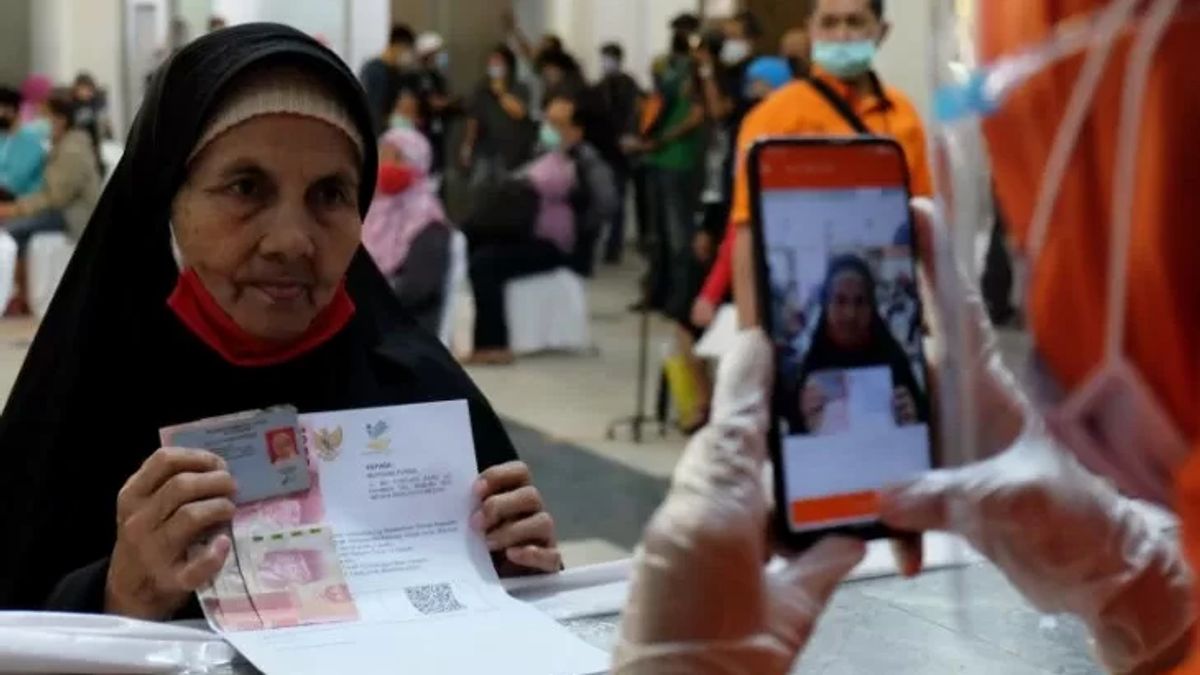 Next Year, The DKI Provincial Government Reduces The Value Of The Jakarta Elderly Card Assistance To Rp300 Thousand Per Month