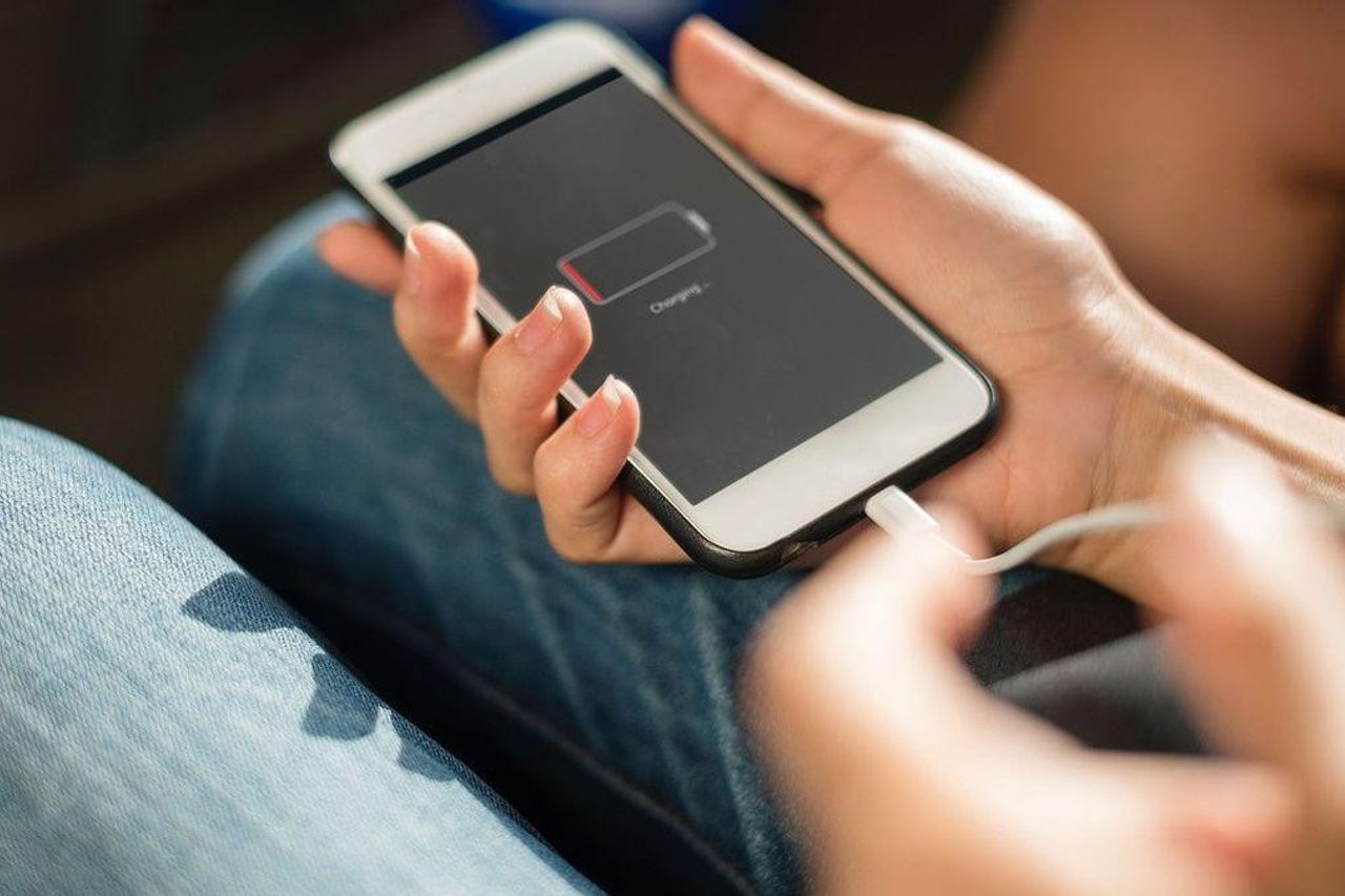 聞く必要があります!これがiPhoneとAndroidでバッテリーヘルスをチェックする方法です