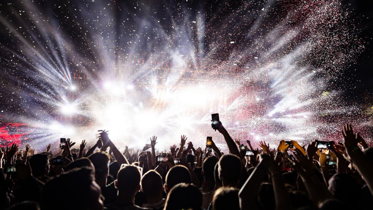 2024年格拉斯顿伯里音乐节在英国举行了为期五天,巴克波特之声和舞台