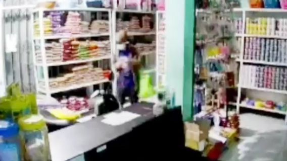 Just 3 Weeks Of Work, Petshop Employees Break Into The Safe Filled With Tens Of Millions Of Cash