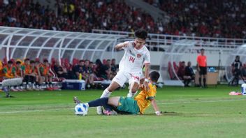 新阿里安托在输给澳大利亚U-16的比赛中宣布了U-16印度尼西亚球员的红牌