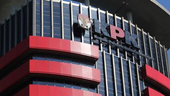 الفساد في كيميناج، KPK استدعاء بوس من PT Sinergi Pustaka اندونيسيا