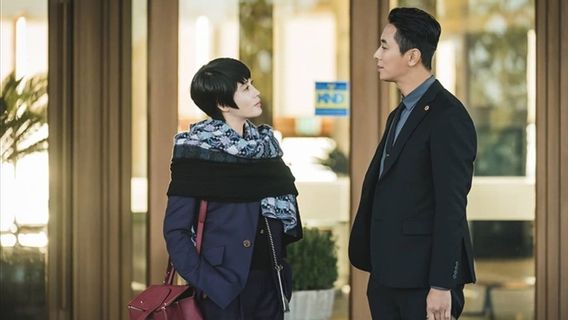 Alasan Mengapa Drama Korea <i>Hyena</i> Tidak Boleh Dilewatkan