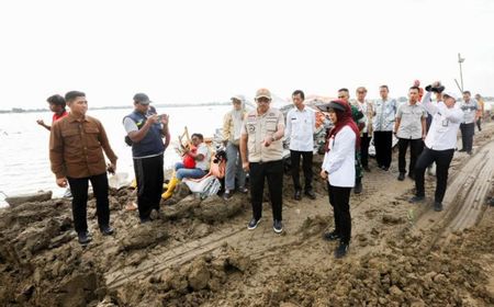 Pj Gubernur Jateng Pastikan Tanggul Jebol di Demak Sudah Ditutup