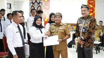 Gubernur Kaltara Serahkan SK CPNS, Ingatkan Jaga Integritas ASN